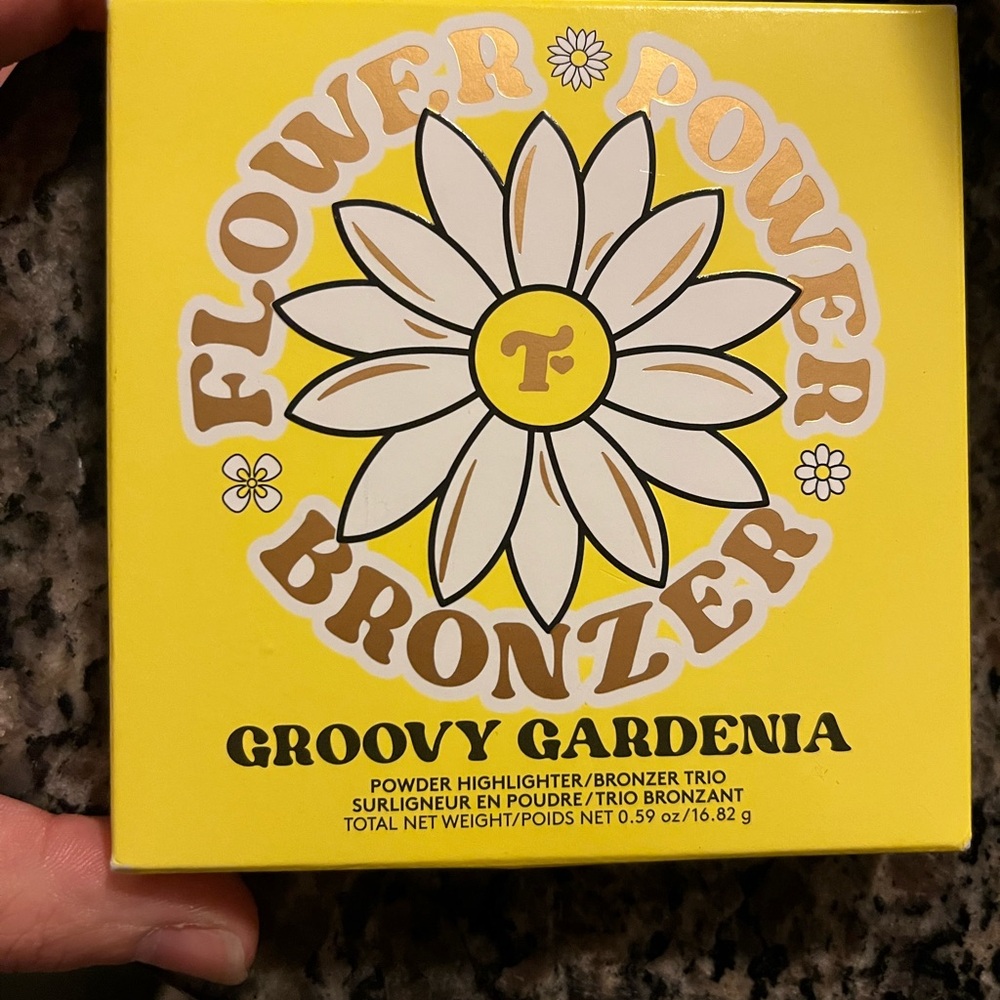 Trixie Cosmetics Flower Power Bronzer - Groovy Gardenia